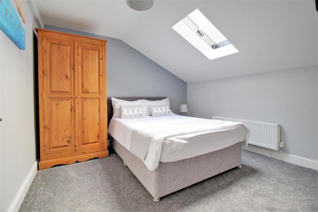 Nelson By The Docks Serviced Apartments By Roomsbooked Gloucester Exterior photo