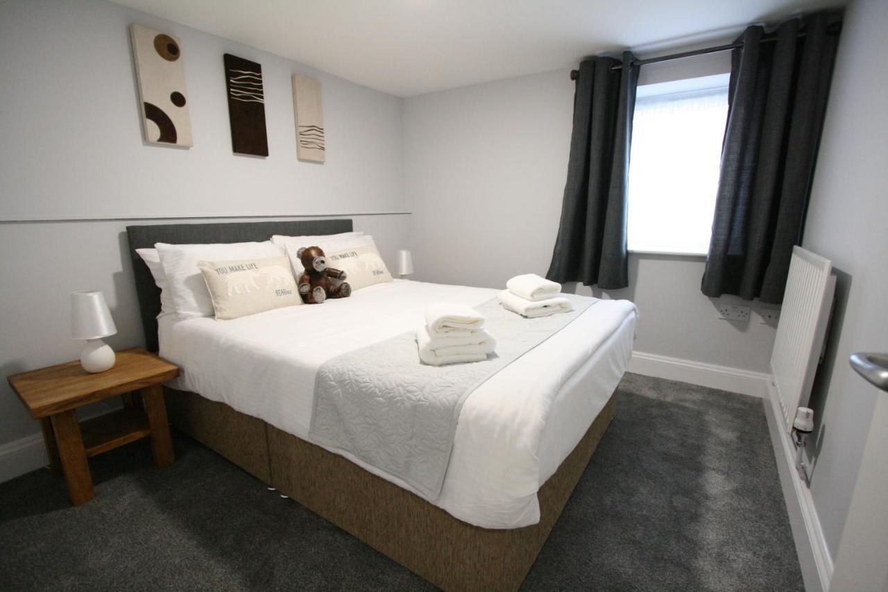 Nelson By The Docks Serviced Apartments By Roomsbooked Gloucester Exterior photo