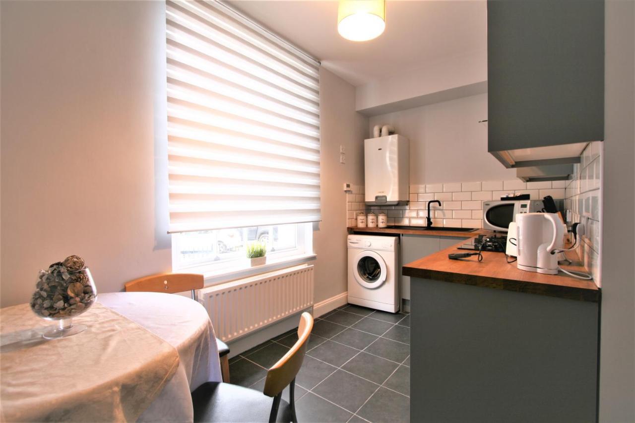 Nelson By The Docks Serviced Apartments By Roomsbooked Gloucester Exterior photo